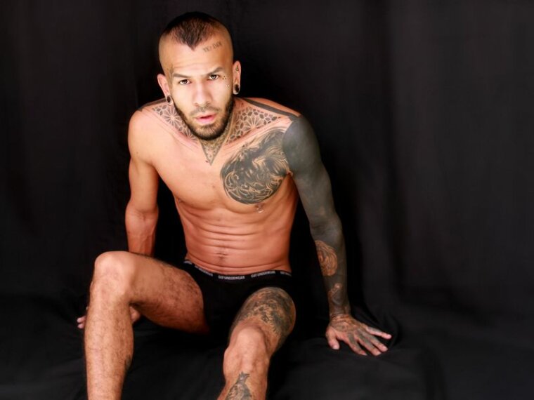 DhanyBigCock's profile - Image n°1