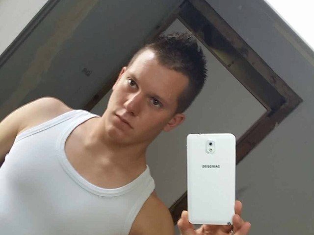 Dikins1994's profile - Image n°1