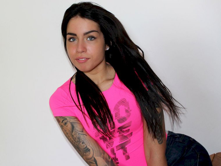 DominicaDice's profile - Image n°1