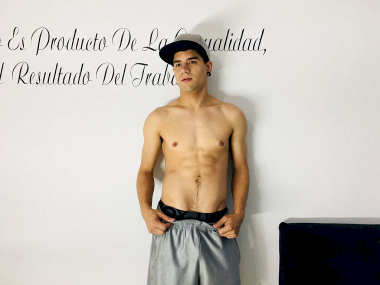 DUGLASS's profile - Image n°1
