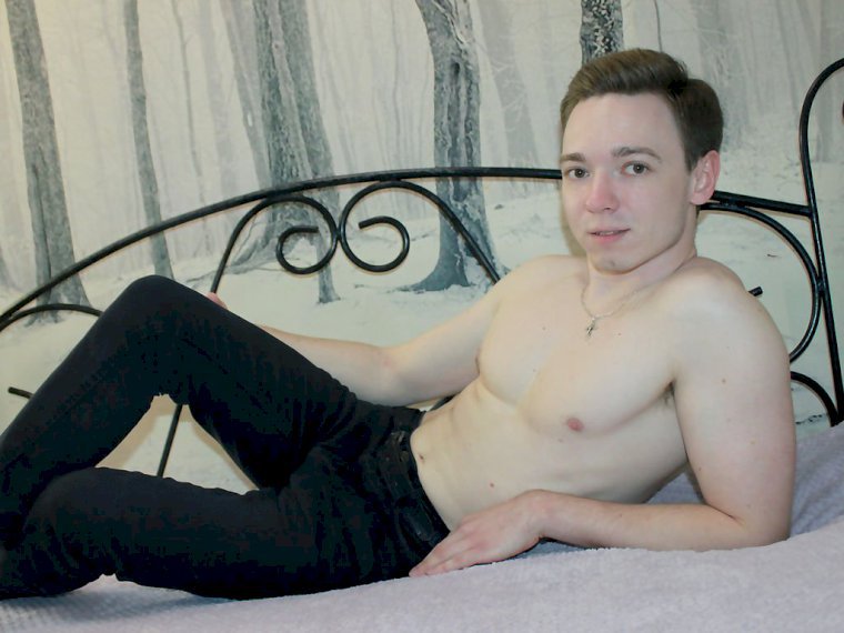 DustinHolly's profile - Image n°1