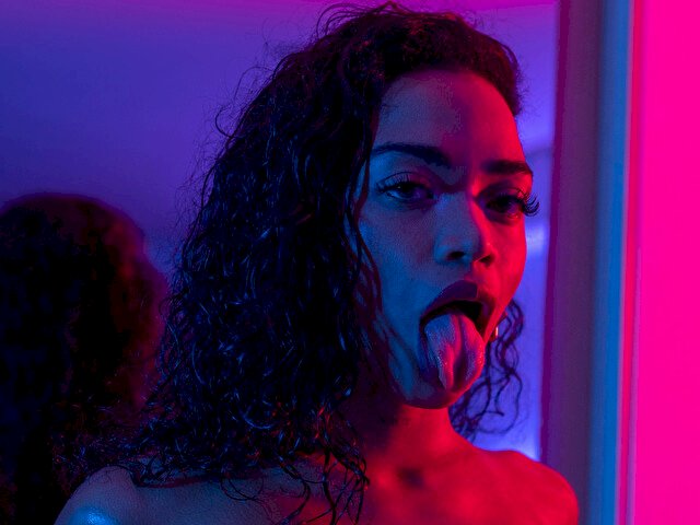 EmilyWarner's profile - Image n°1