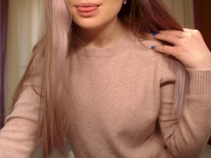 Webcam sex with Emelineelise