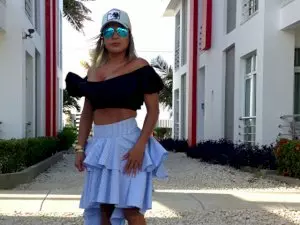 Webcam sex con EmaaGrey