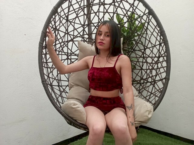 Emilykinky's profile - Image n°3