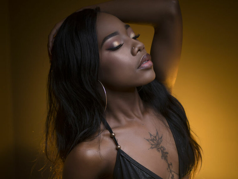 ebonymadison' profilo - Immagine n°0
