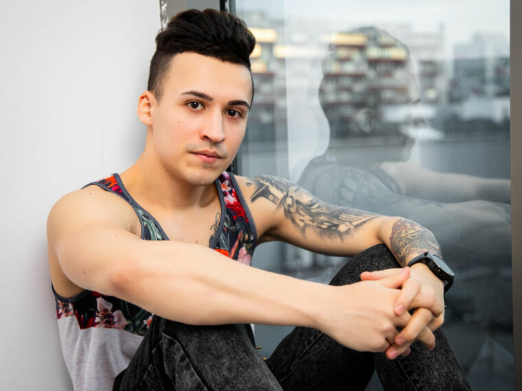 EddieMadison's profile - Image n°0