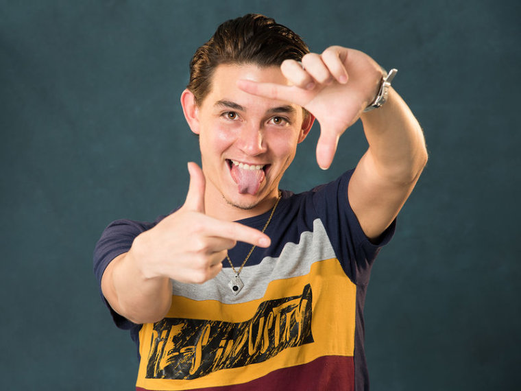 EdrianJose's profile - Image n°0