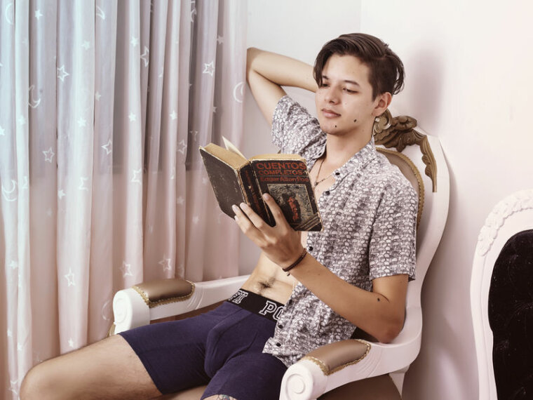 EduardLong's profile - Image n°0