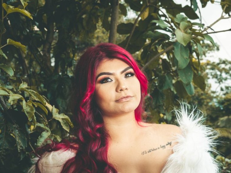 ElenaJhones's profile - Image n°0