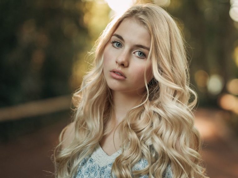 ElianaSmith's profile - Image n°0