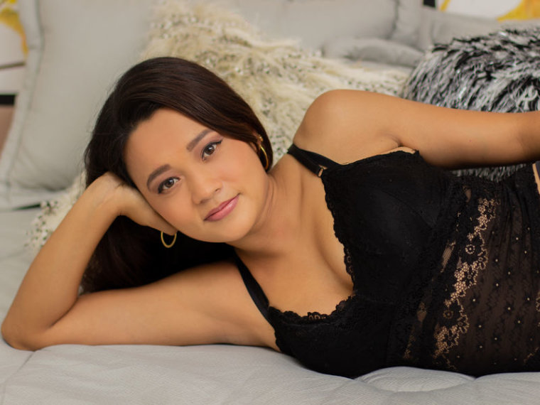ElinaThompson's profile - Image n°0