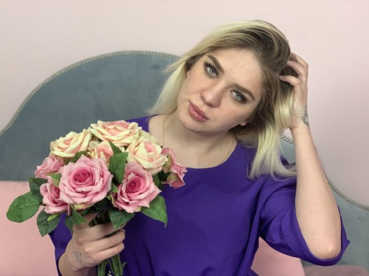 ElizaBaker's profile - Image n°0