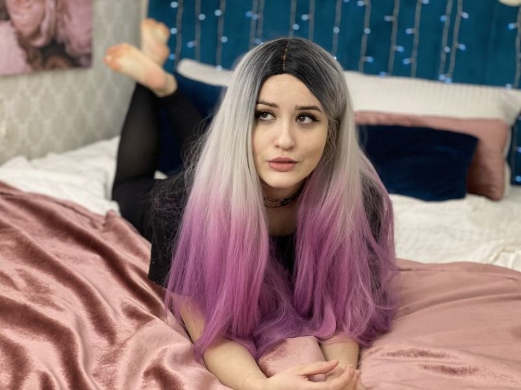 EllaBrook's profile - Image n°0