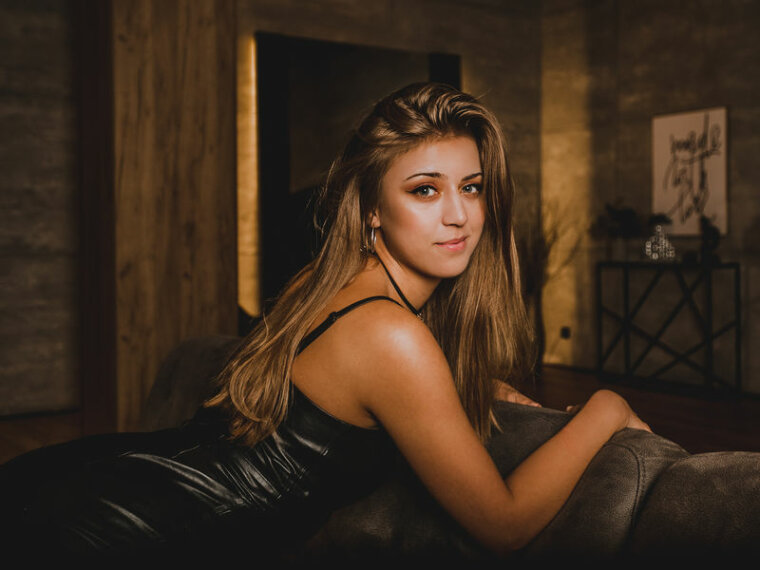 EllaGloss's profile - Image n°0