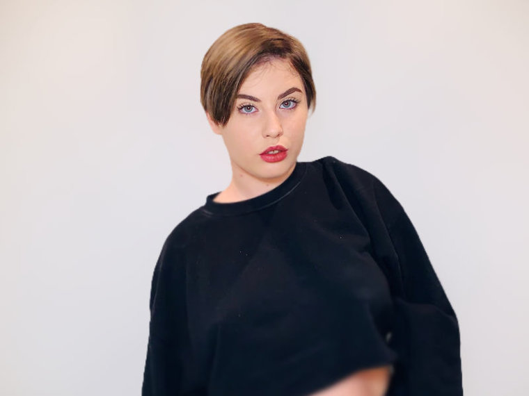 EllaMarshall's profile - Image n°0