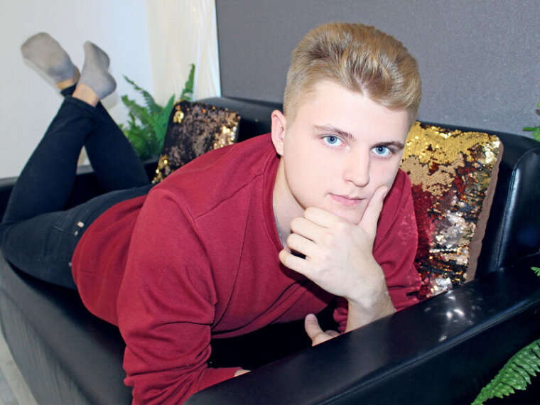 ElliotKrus's profile - Image n°0