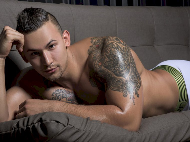 ElliotVelez's profile - Image n°1
