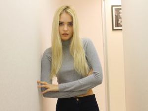 EllyBlondeGirl's Sexcam