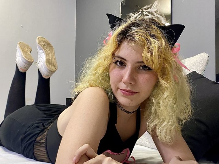EmaBaker's profile - Image n°0