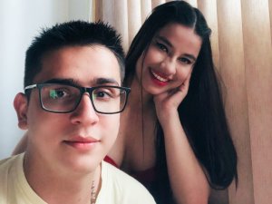 EmmaAndPeet's Sexcam
