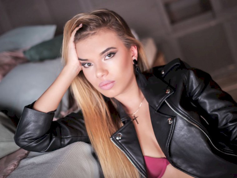 ErikaMills's profile - Image n°1