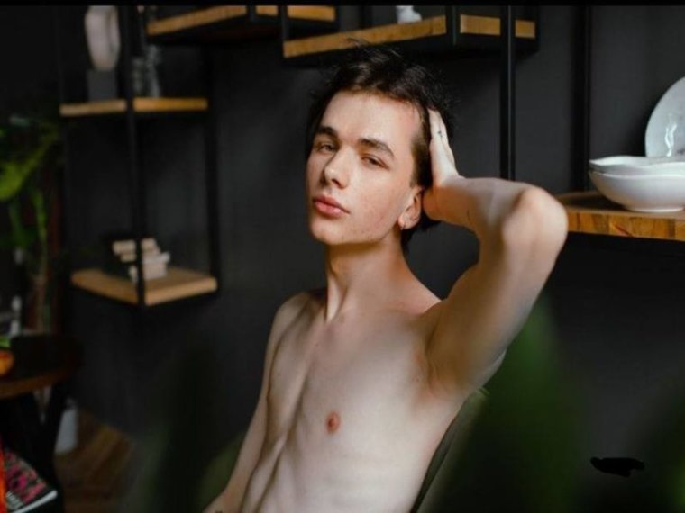 EugeneWills's profile - Image n°0