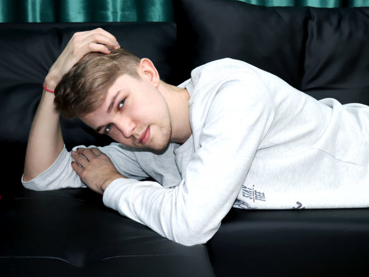 EvanLyons's profile - Image n°0