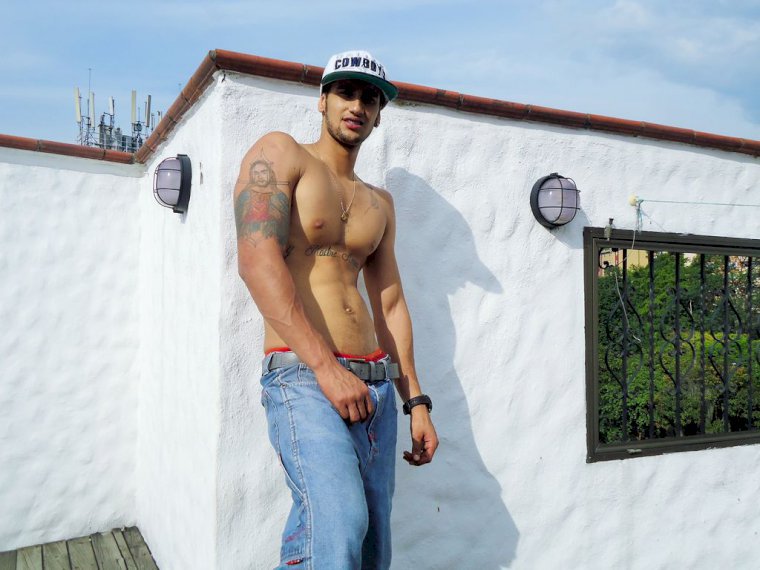 EXTREMEBOY1's profile - Image n°1