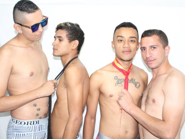 Profil de FoursomeGaySexLA - Photo n°0