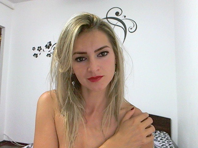 Perfil con FoxyEyes22 - Imagen  n°27