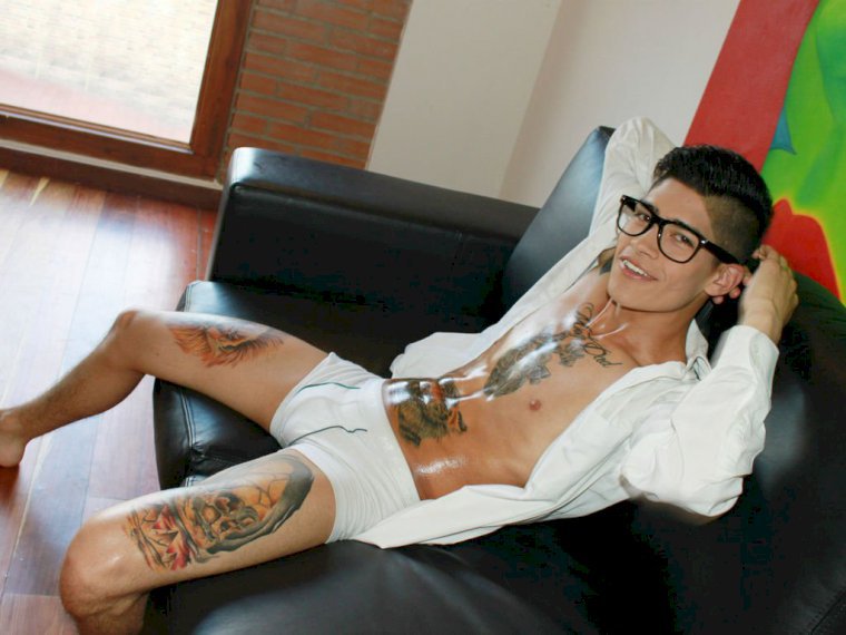 FrankBigDick's profile - Image n°1