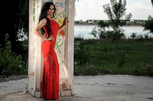 Geneve's profiel - Afbeelding n°83