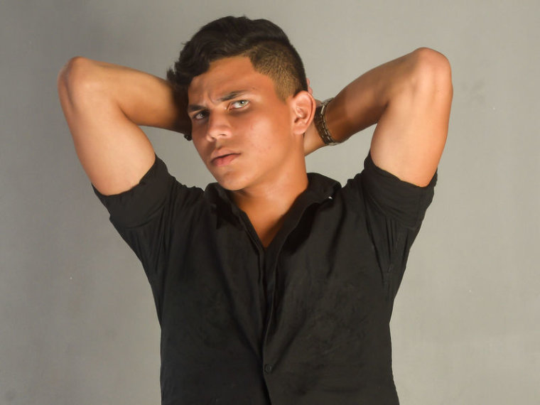 Profil de GiovaTorres - Photo n°0