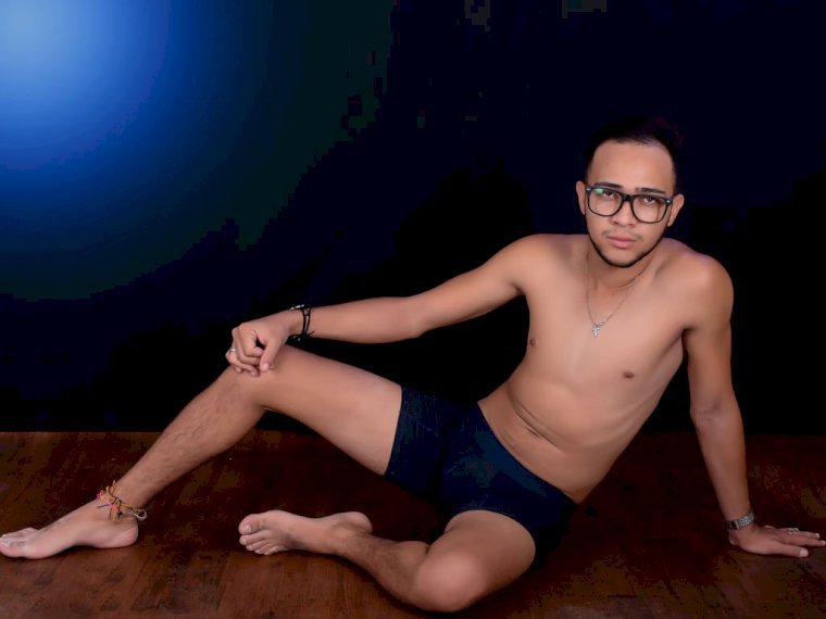 Profil de GuyVeryBigCock - Photo n°0