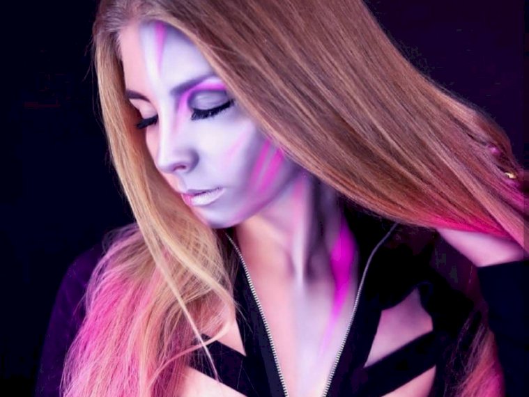 helenaV's profile - Image n°0