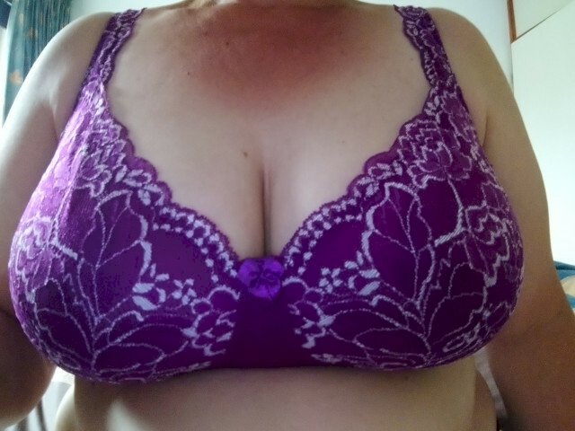 HotKarinXX's profile - Image n°3