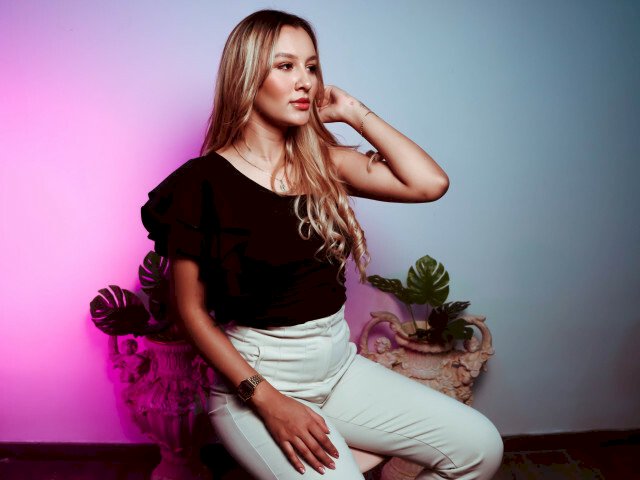 HeatherStone's profile - Image n°1