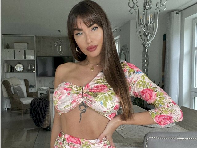 hotCharlotte's profile - Image n°0