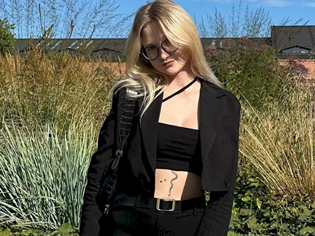 HollyWoodd's profile - Image n°0