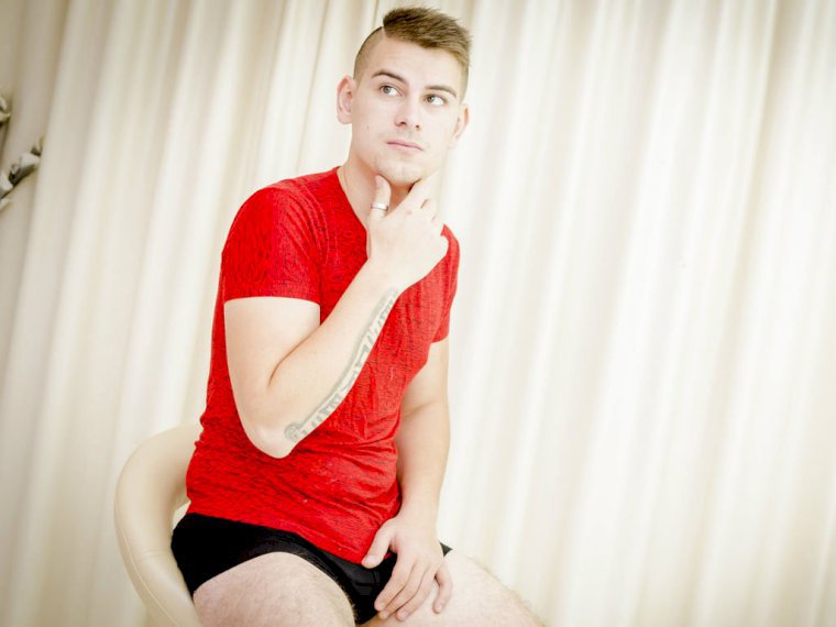 HandsomeBomb's profile - Image n°1