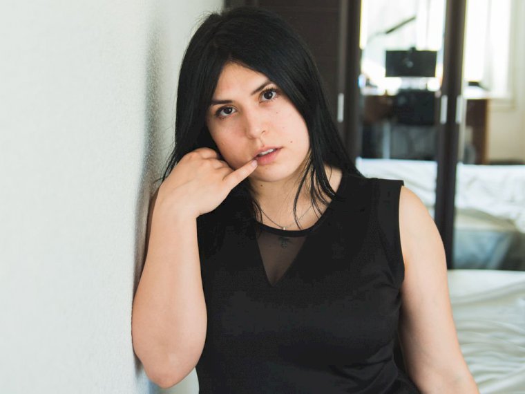 HayleyAlone's profile - Image n°1