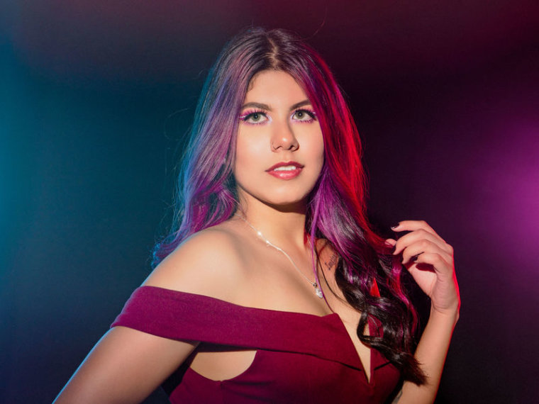 HollyMiller's profile - Image n°0