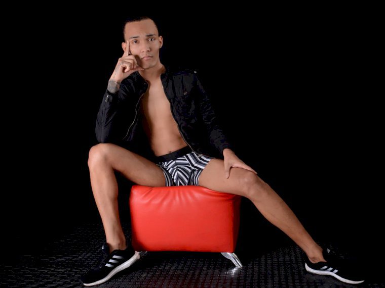 HORNYboylatinx' profilo - Immagine n°0