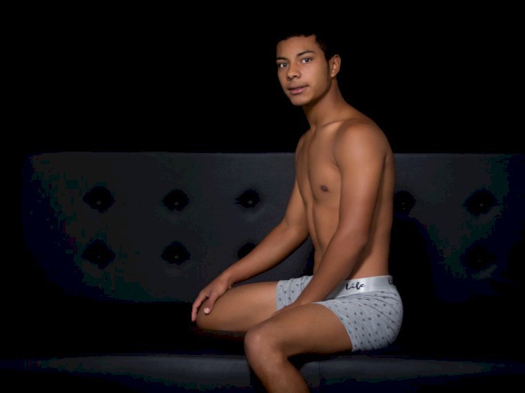 HotKleiderX's profile - Image n°1