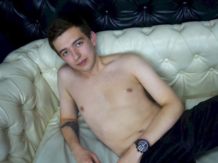 HotRogerForU's profile - Image n°1