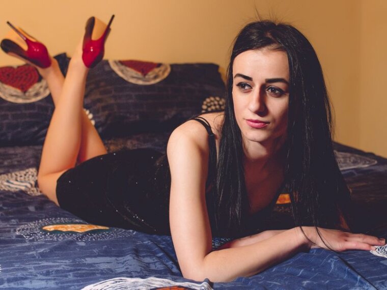 hotslimbrunette's profile - Image n°0