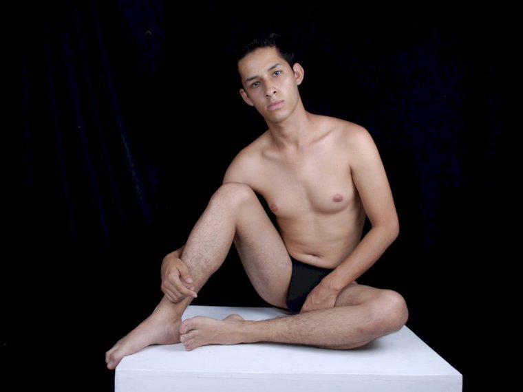 HOTXXXXLATINO' profilo - Immagine n°0