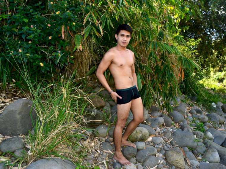HunkyASIANdrew's profile - Image n°1