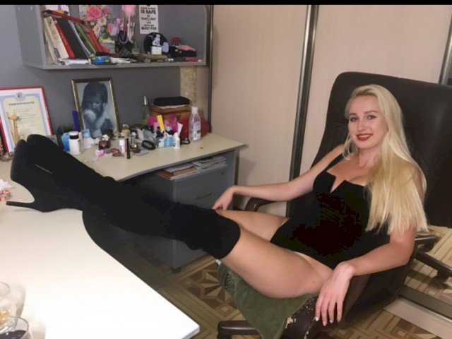 IamHotBlonde's profiel - Afbeelding n°19